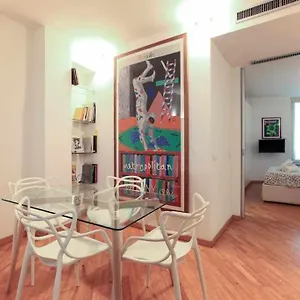 Appartamento Brera Area Lovely Close To Piazza Duomo, Milano